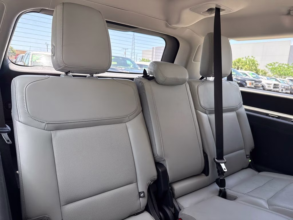 2025 Oxford White Ford Expedition Max Platinum 4X4 SUV