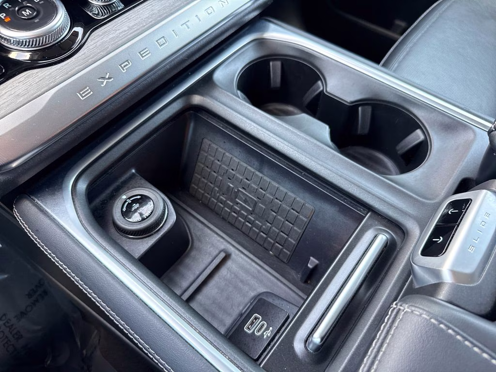 2025 Space Silver Metallic Ford Expedition Max Platinum 4X4 SUV