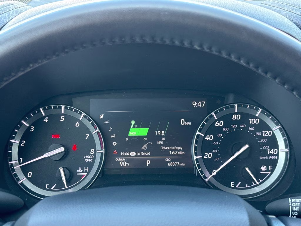 2020 Magnetic Gray Metallic Toyota Highlander Limited FWD SUV