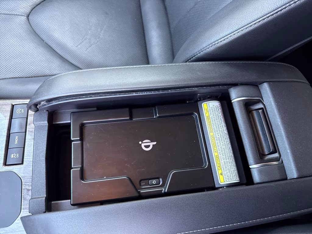 2020 Magnetic Gray Metallic Toyota Highlander Limited FWD SUV