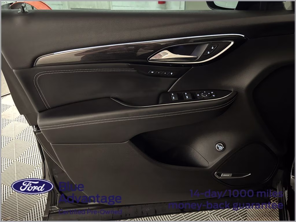 2022 Ebony Twilight Metallic Buick Envision Essence FWD SUV