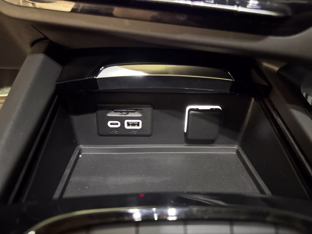 2022 Ebony Twilight Metallic Buick Envision Essence FWD SUV