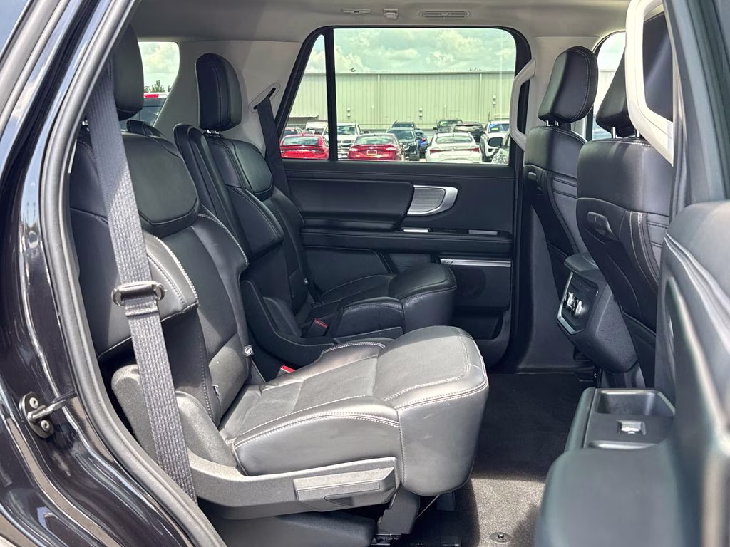 2025 Agate Black Metallic Ford Expedition Platinum 4X4 SUV