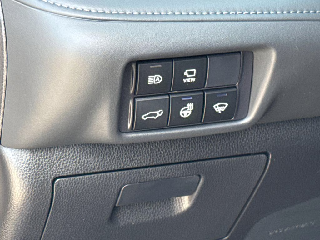2020 Magnetic Gray Metallic Toyota Highlander Limited FWD SUV
