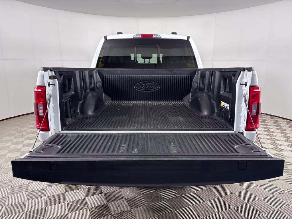 2023 Oxford White Ford F-150 XLT 4X4 Truck