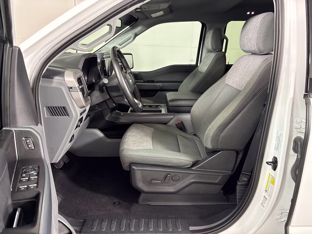 2023 Oxford White Ford F-150 XLT 4X4 Truck