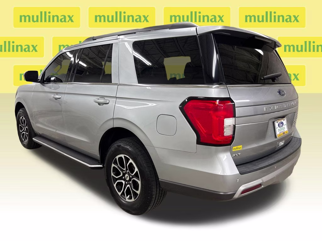 2023 Iconic Silver Metallic Ford Expedition XLT RWD SUV