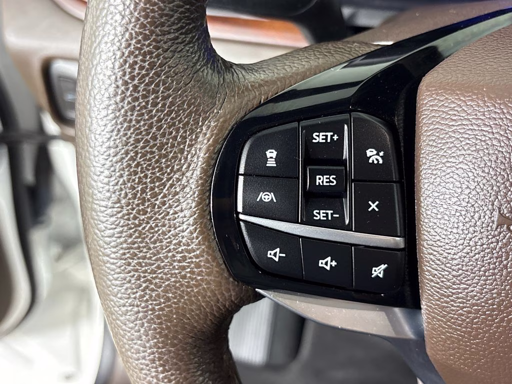 2023 White Metallic Ford Explorer King Ranch RWD SUV