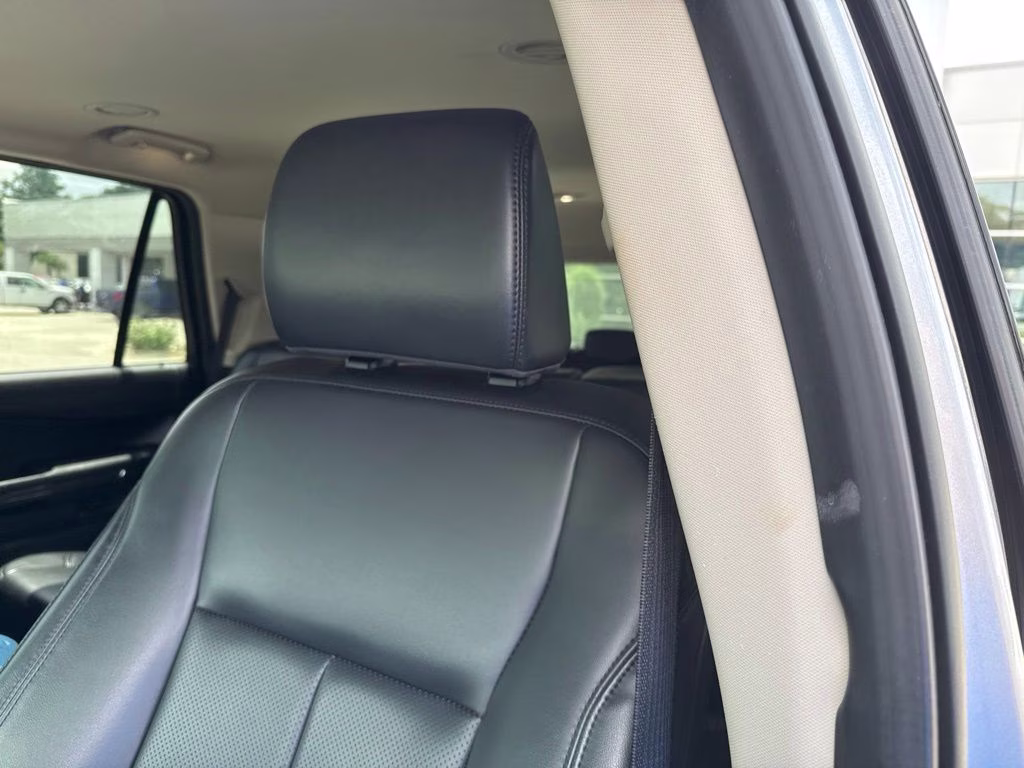 2023 Iconic Silver Metallic Ford Expedition XLT RWD SUV