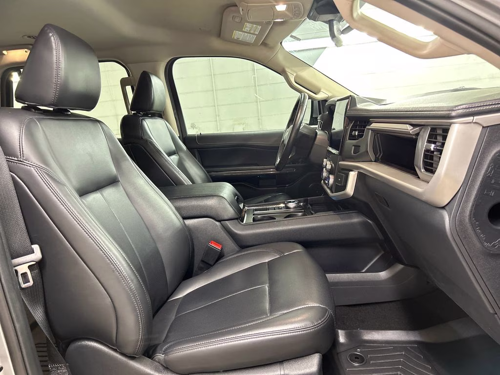 2023 Iconic Silver Metallic Ford Expedition XLT RWD SUV