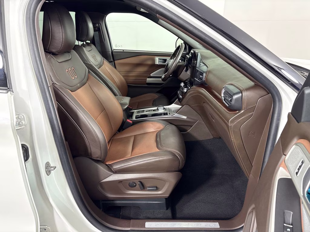 2023 White Metallic Ford Explorer King Ranch RWD SUV