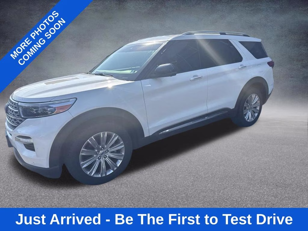 2021 White Ford Explorer Limited 4X4 SUV