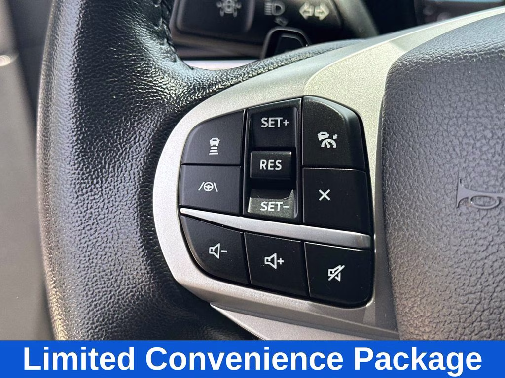 2021 White Metallic Ford Explorer Limited 4X4 SUV