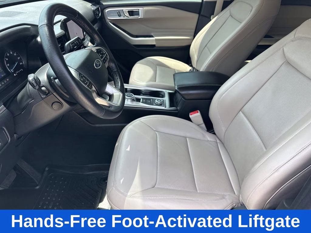 2021 White Metallic Ford Explorer Limited 4X4 SUV
