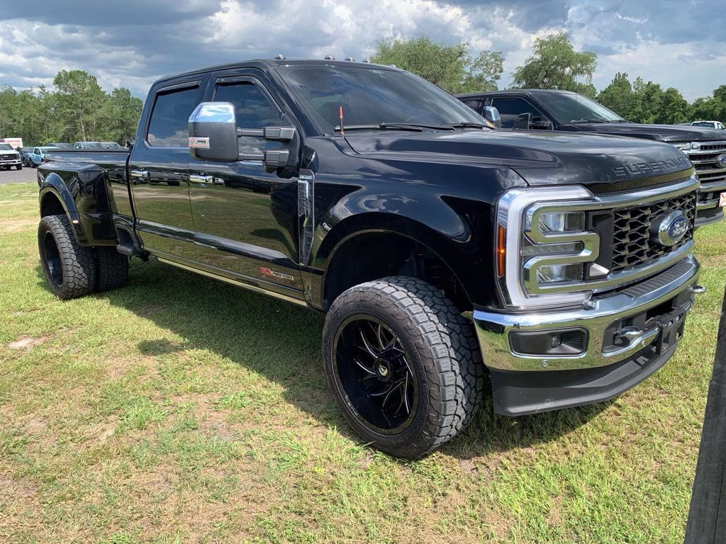 2024 Black Metallic Ford Super Duty F-350 DRW King Ranch 4X4 Truck