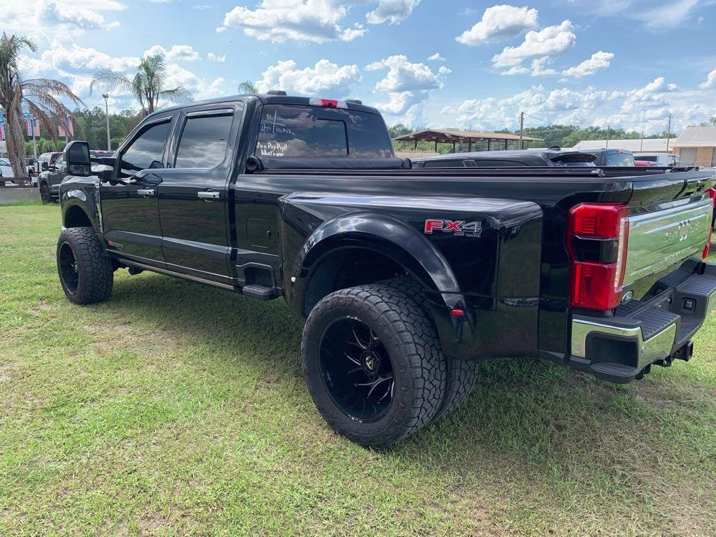 2024 Black Metallic Ford Super Duty F-350 DRW King Ranch 4X4 Truck