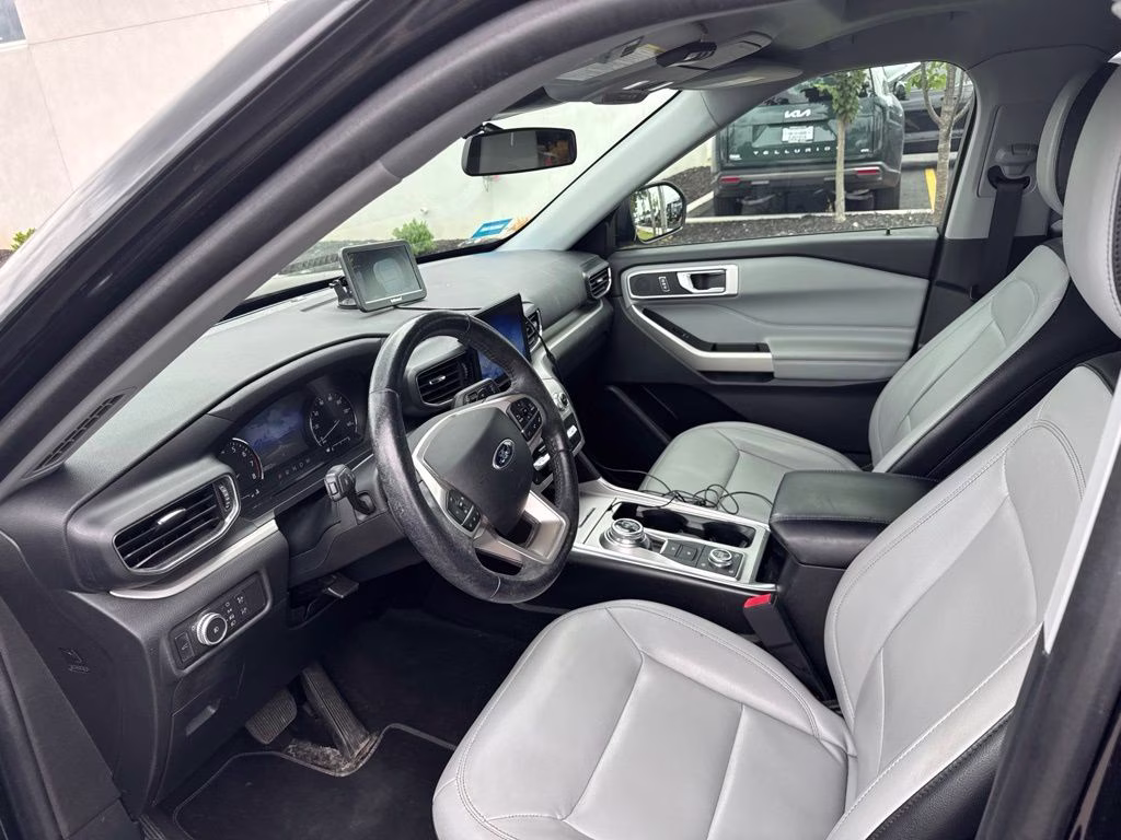 2021 Black Metallic Ford Explorer XLT 4X4 SUV