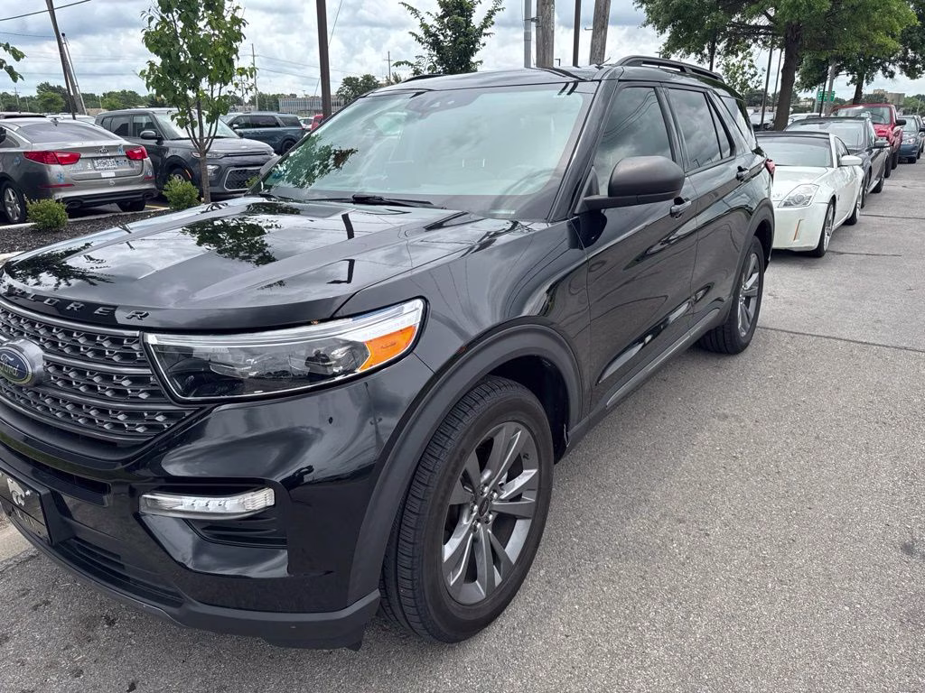 2021 Black Metallic Ford Explorer XLT 4X4 SUV