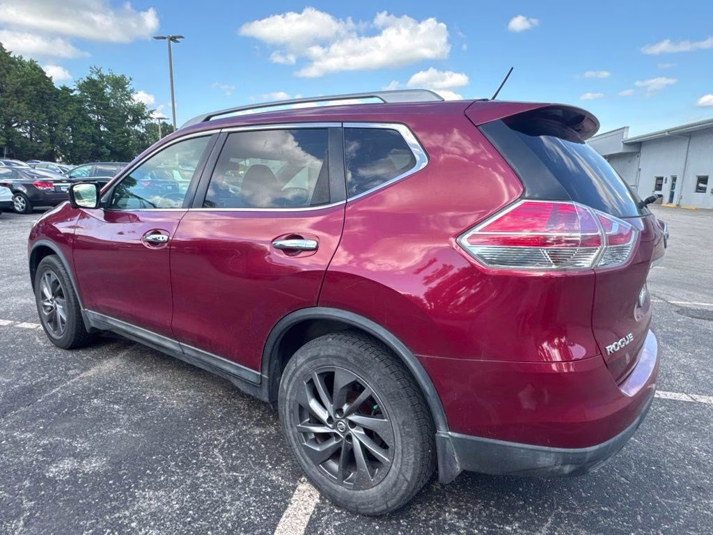 2016 Cayenne Red Nissan Rogue SL FWD SUV