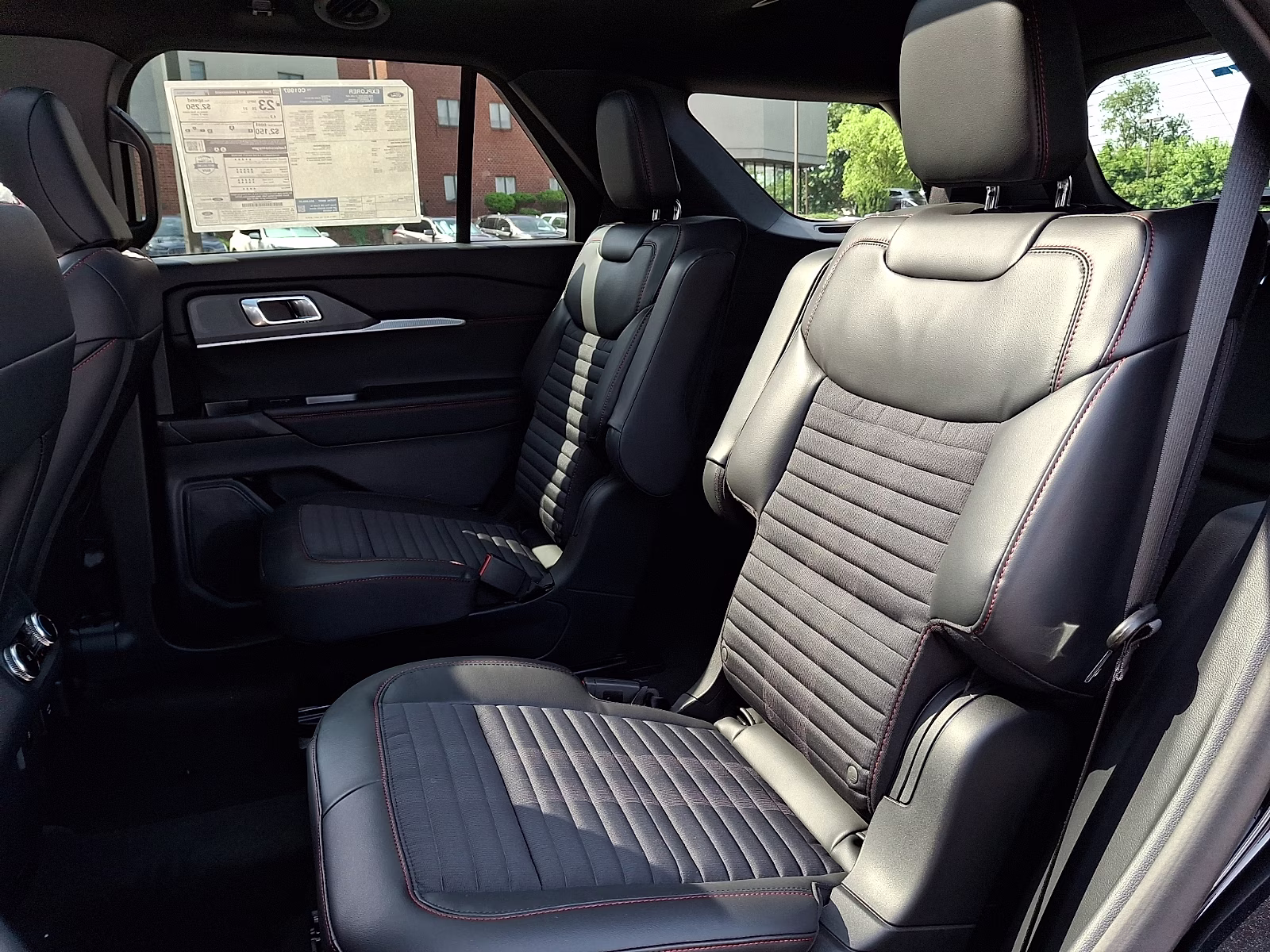 2026 Agate Black Metallic - UM Ford Explorer ST-Line 4X4