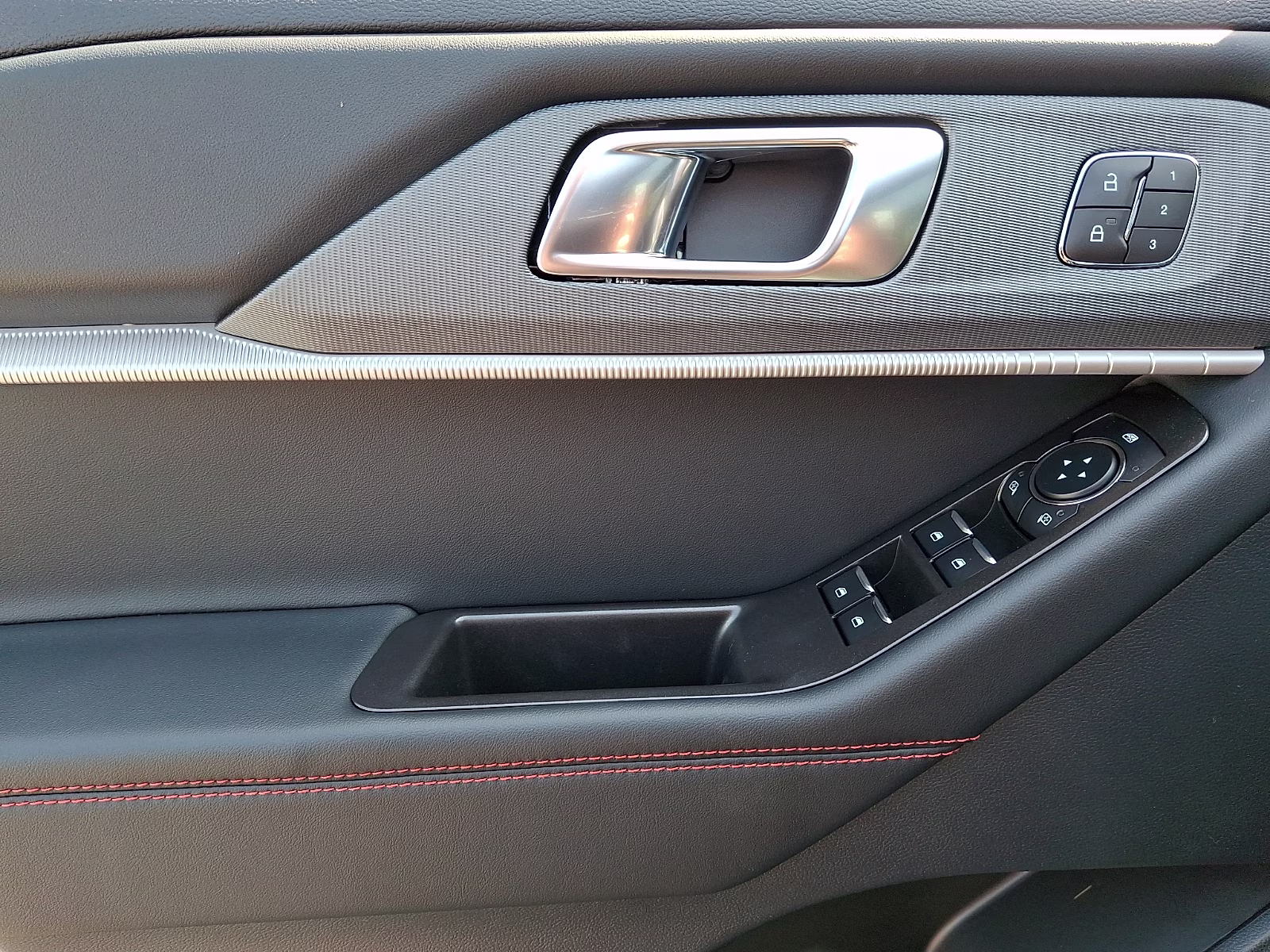 2026 Agate Black Metallic - UM Ford Explorer ST-Line 4X4