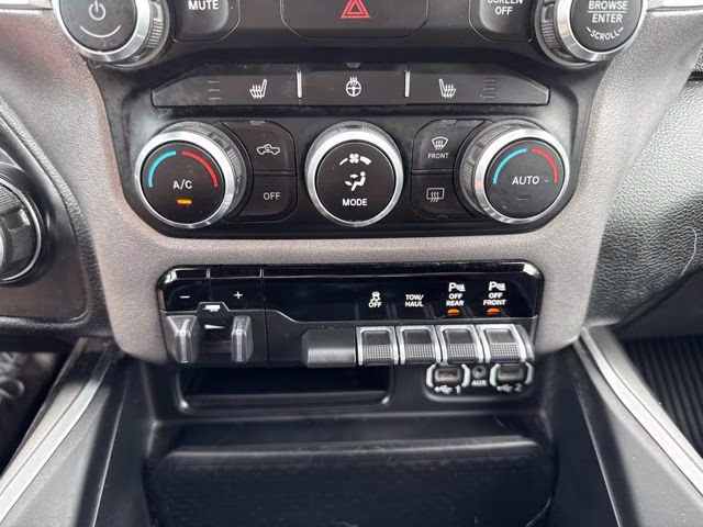 2021 Diamond Black Crystal Pearlcoat Ram 1500 Big Horn 4X4 Truck