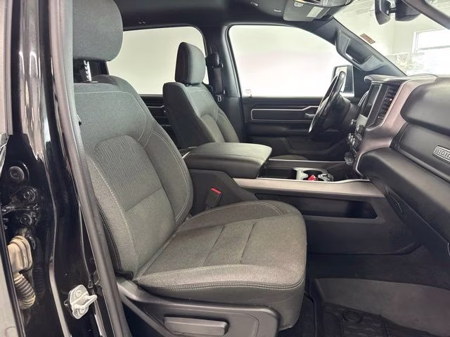 2021 Diamond Black Crystal Pearlcoat Ram 1500 Big Horn 4X4 Truck
