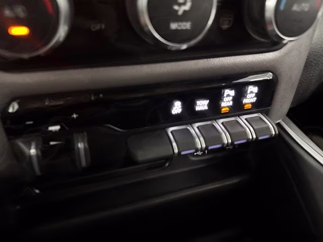 2021 Diamond Black Crystal Pearlcoat Ram 1500 Big Horn 4X4 Truck