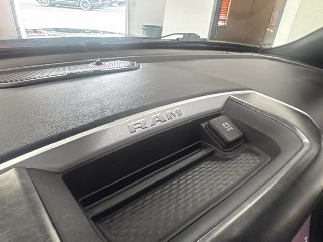 2021 Diamond Black Crystal Pearlcoat Ram 1500 Big Horn 4X4 Truck
