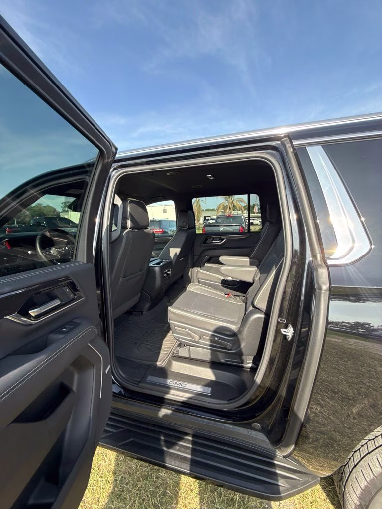 2025 Onyx Black GMC Yukon XL Elevation 4X4 SUV