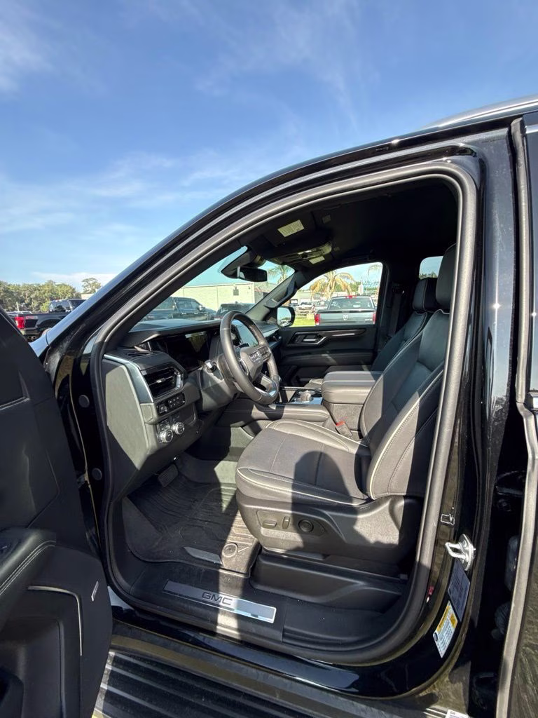 2025 Onyx Black GMC Yukon XL Elevation 4X4 SUV