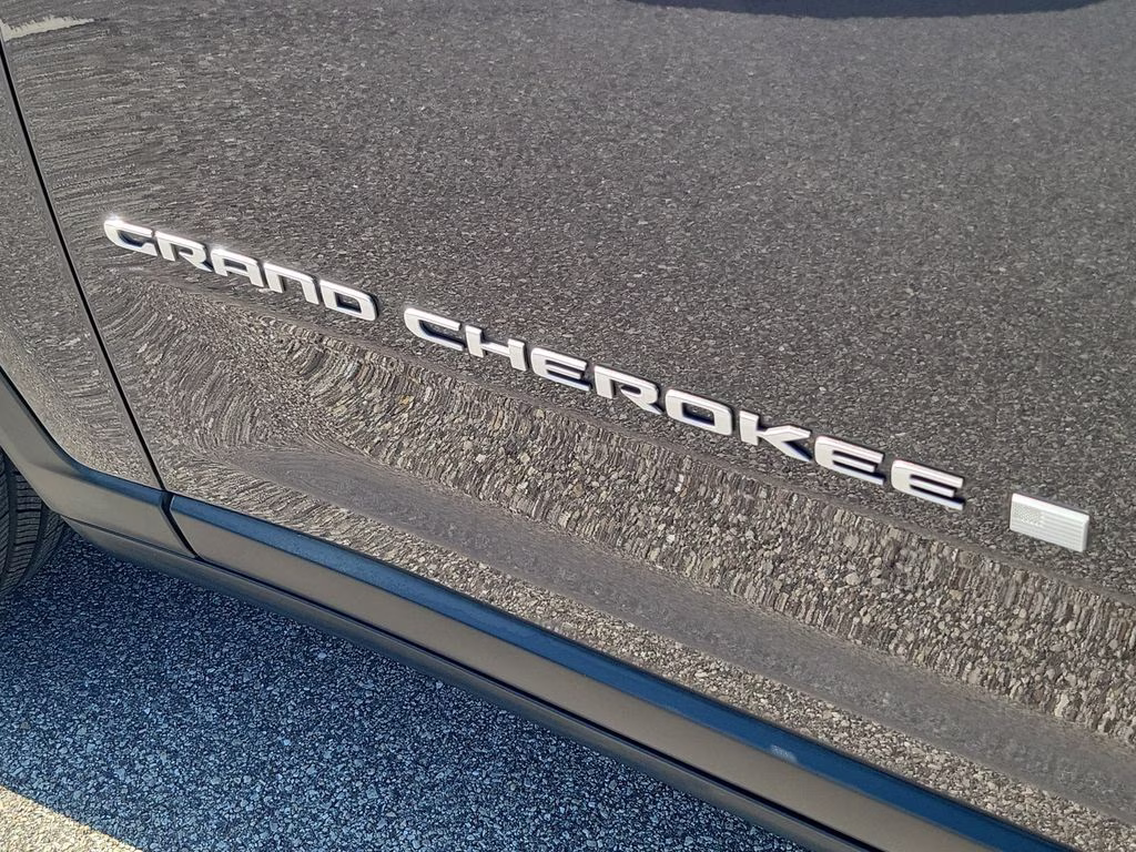 2024 Baltic Gray Metallic Clearcoat Jeep Grand Cherokee L Laredo 4X4 SUV