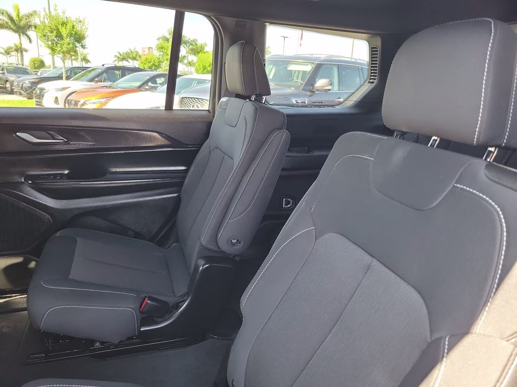 2024 Baltic Gray Metallic Clearcoat Jeep Grand Cherokee L Laredo 4X4 SUV