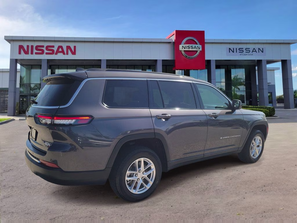 2024 Baltic Gray Metallic Clearcoat Jeep Grand Cherokee L Laredo 4X4 SUV