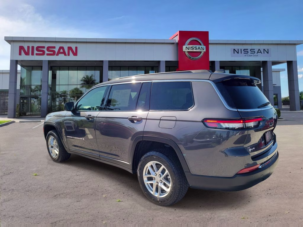 2024 Baltic Gray Metallic Clearcoat Jeep Grand Cherokee L Laredo 4X4 SUV