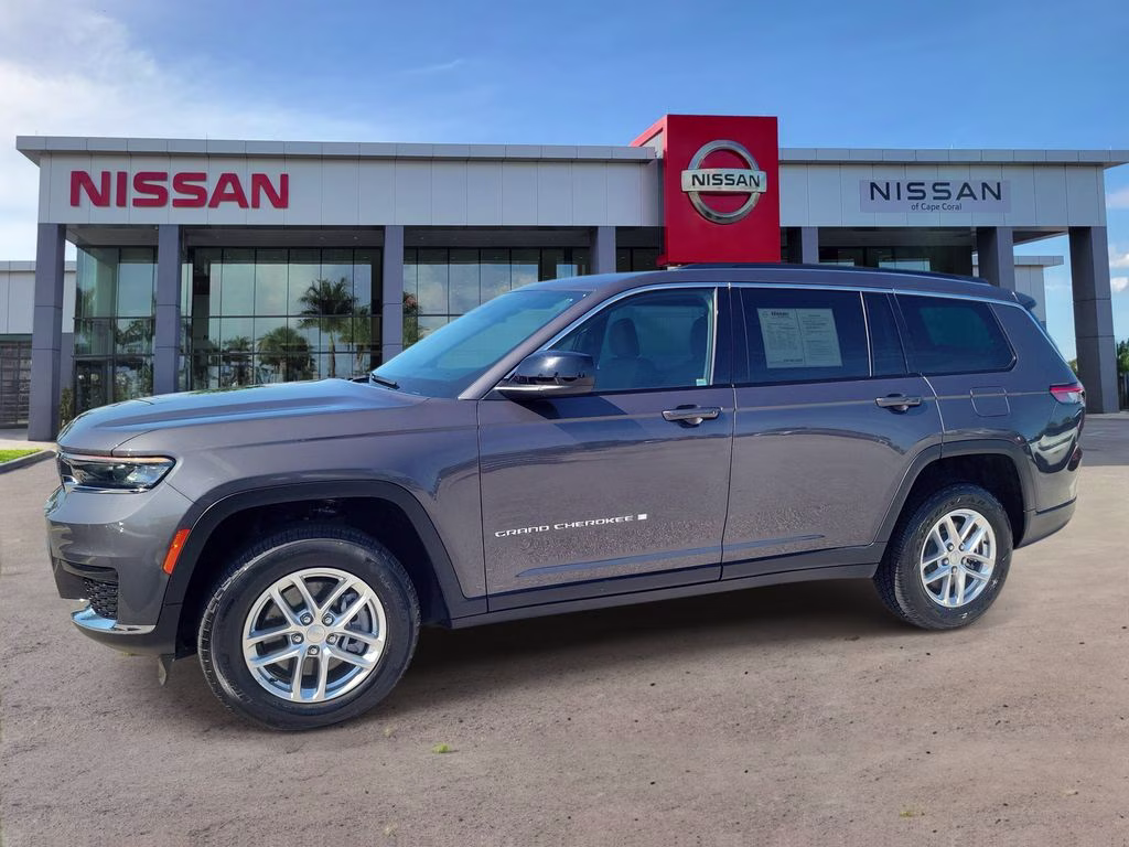 2024 Baltic Gray Metallic Clearcoat Jeep Grand Cherokee L Laredo 4X4 SUV
