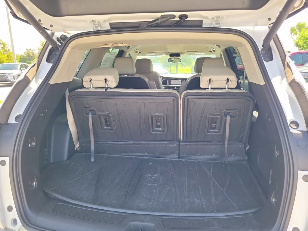 2021 White Frost Tricoat Buick Enclave Essence FWD SUV