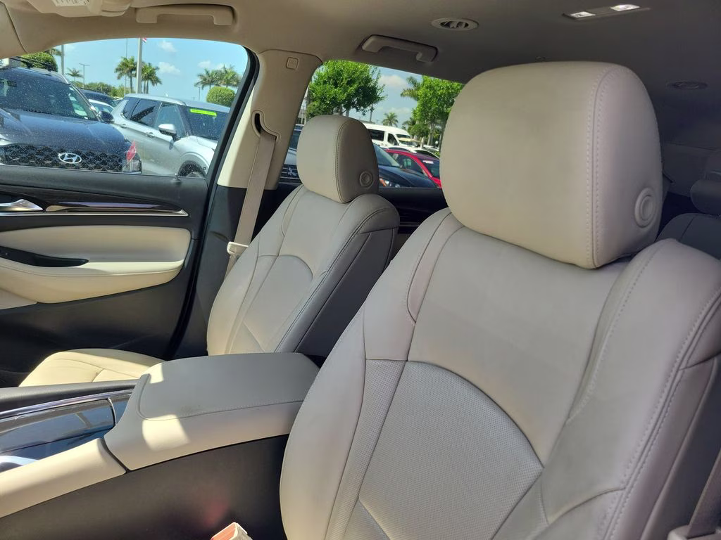 2021 White Frost Tricoat Buick Enclave Essence FWD SUV