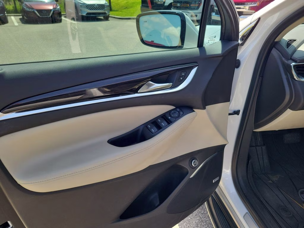 2021 White Frost Tricoat Buick Enclave Essence FWD SUV
