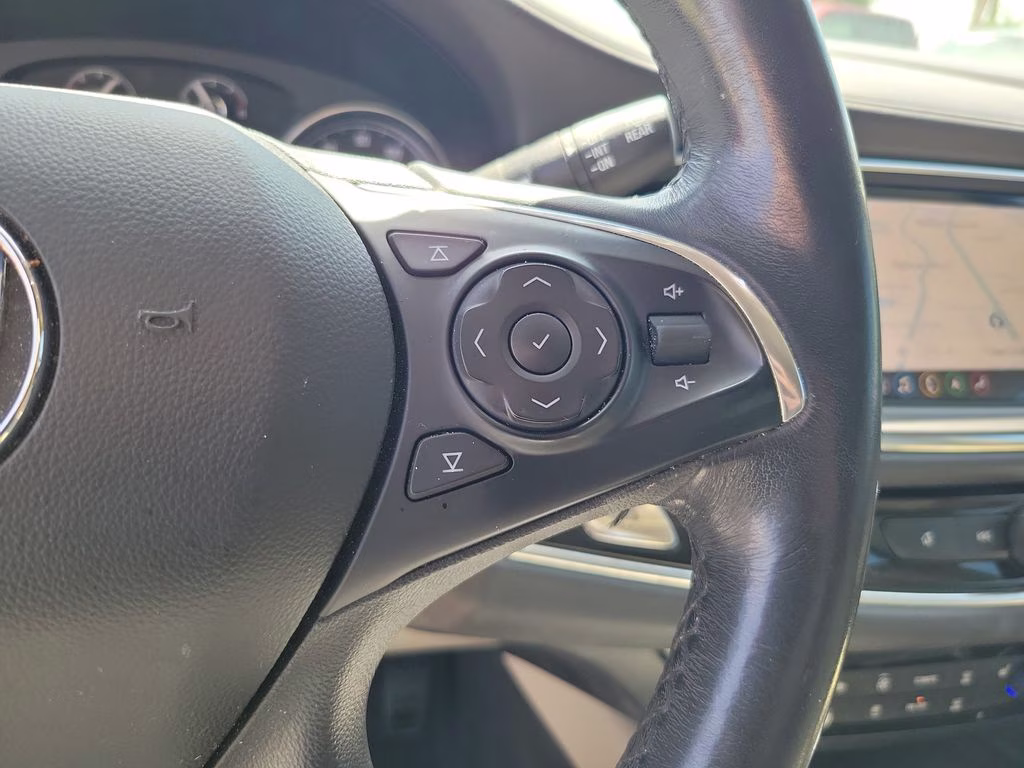2021 White Frost Tricoat Buick Enclave Essence FWD SUV