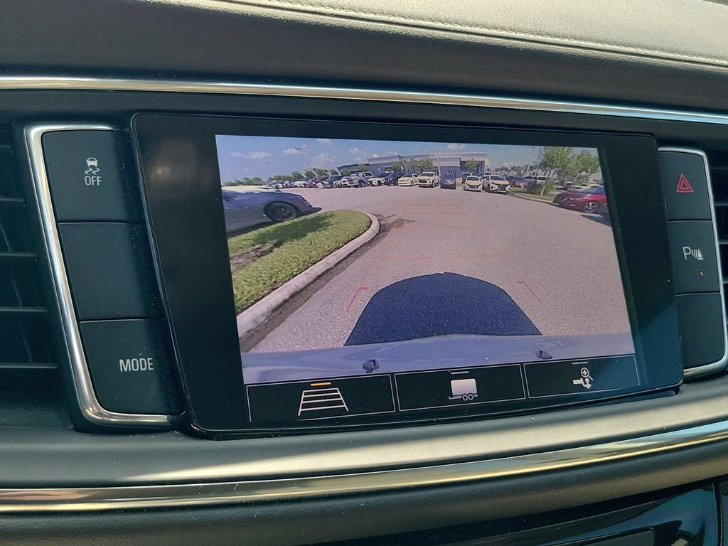 2021 White Frost Tricoat Buick Enclave Essence FWD SUV