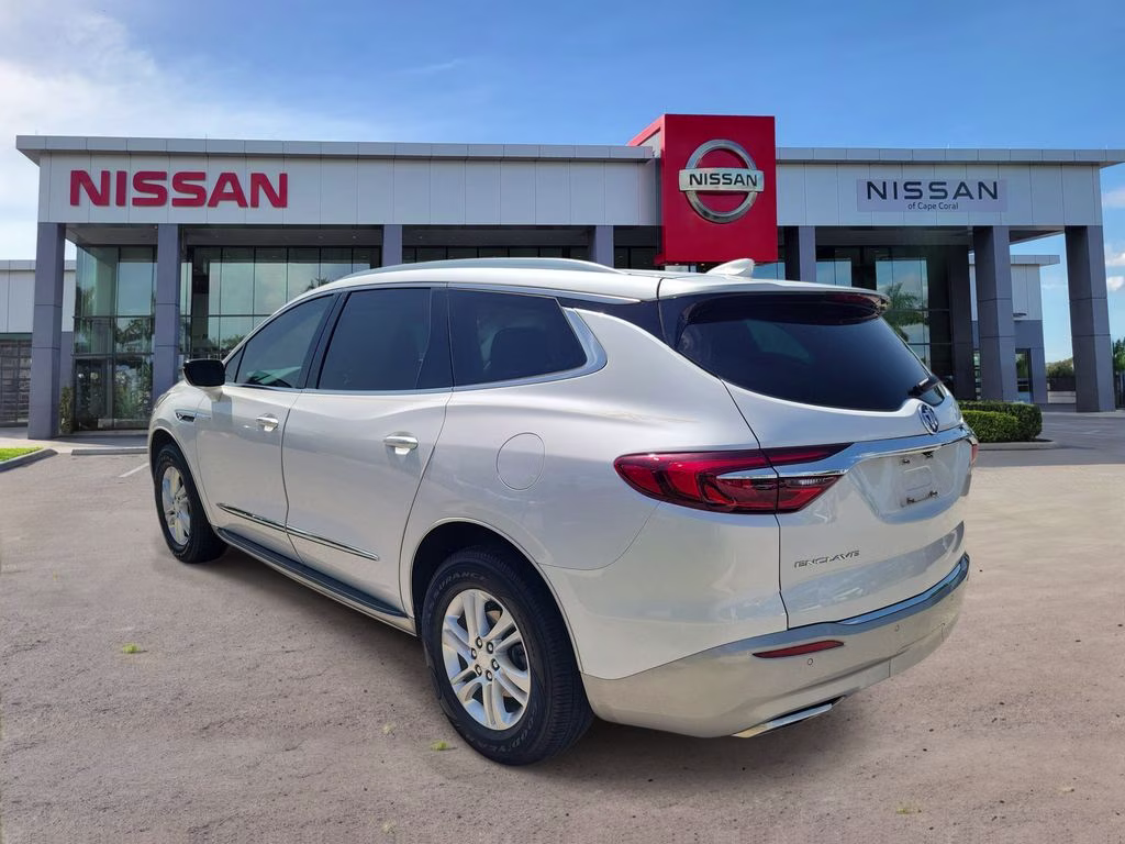 2021 White Frost Tricoat Buick Enclave Essence FWD SUV