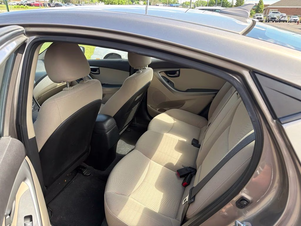 2016 Desert Bronze Hyundai Elantra SE FWD Sedan