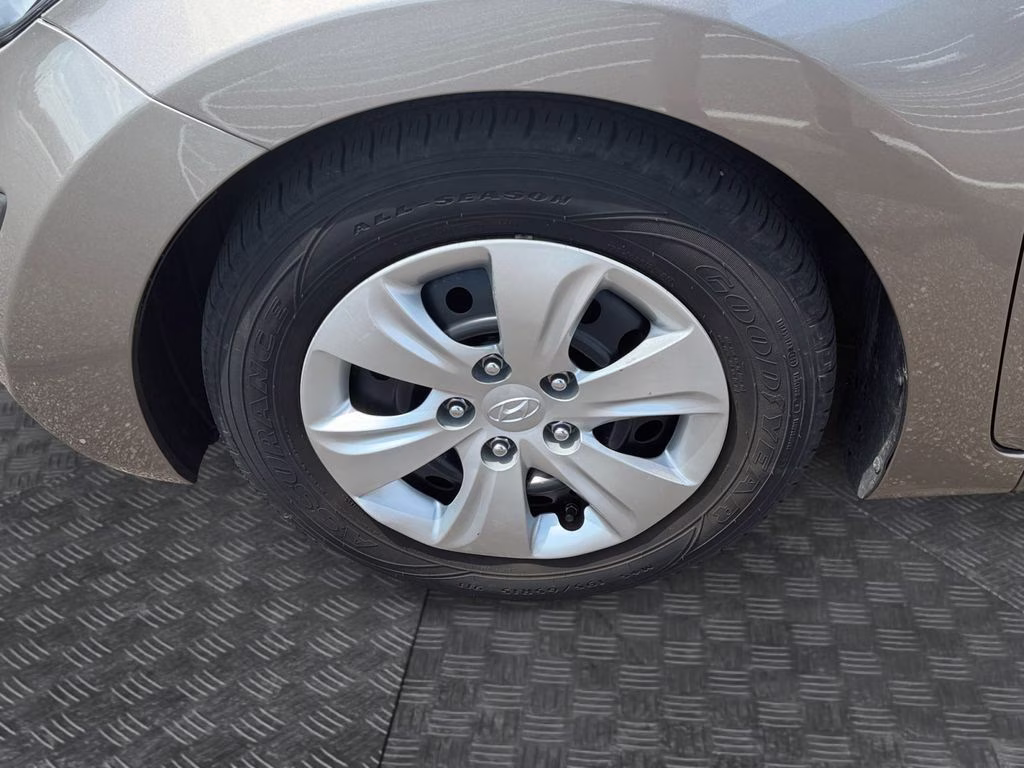 2016 Desert Bronze Hyundai Elantra SE FWD Sedan