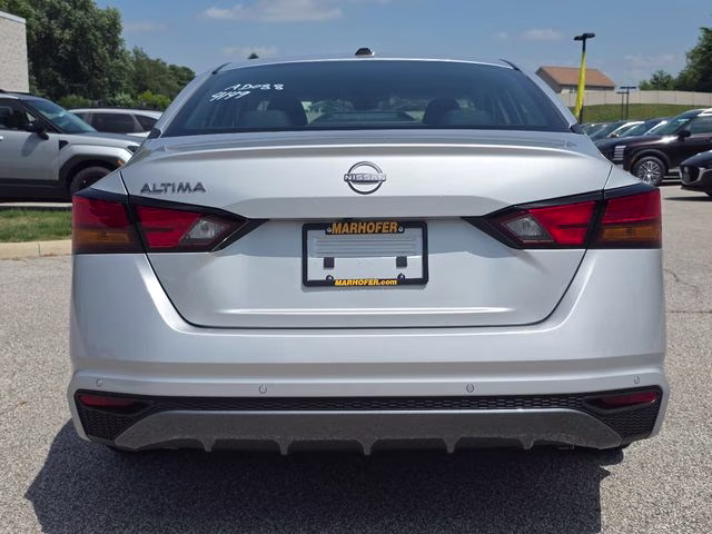 2026 Brilliant Silver Metallic Nissan Altima 2.5 SV FWD Sedan