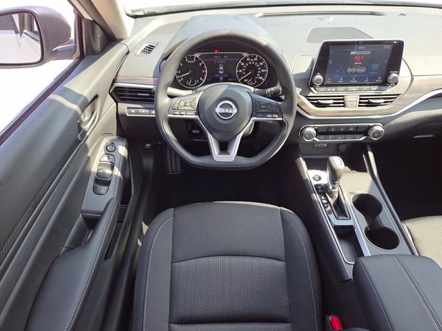 2026 Pearl White Tricoat Nissan Altima 2.5 SV FWD Sedan