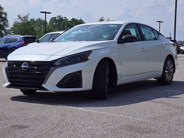 2026 Pearl White Tricoat Nissan Altima 2.5 SV FWD Sedan