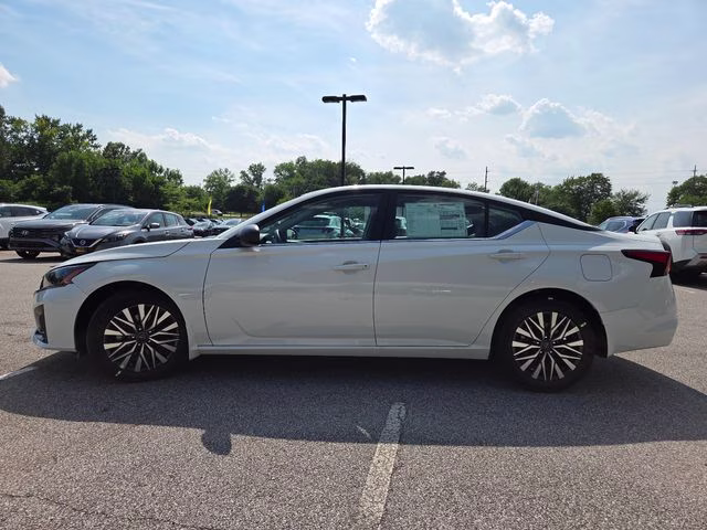 2026 Pearl White Tricoat Nissan Altima 2.5 SV FWD Sedan