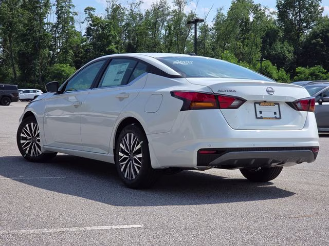 2026 Pearl White Tricoat Nissan Altima 2.5 SV FWD Sedan