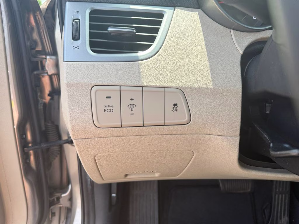 2016 Desert Bronze Hyundai Elantra SE FWD Sedan